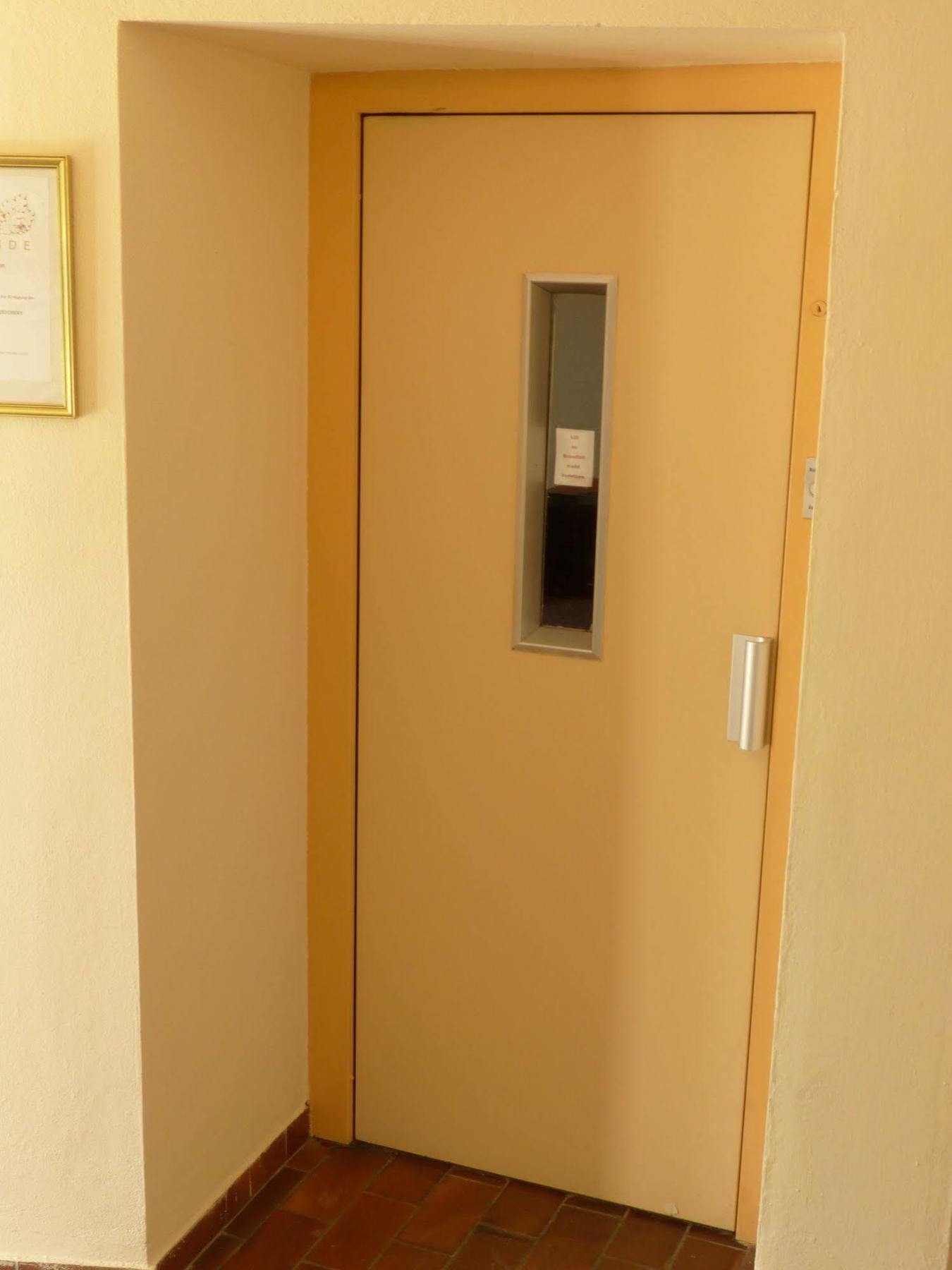 西蒙酒店 高庭 外观 照片